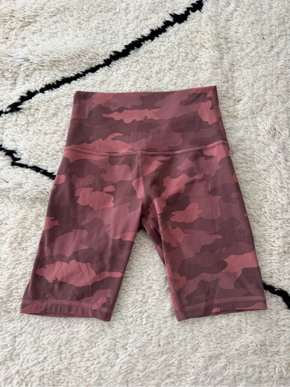 High-Waist Mauve Pink Lululemon Align Camo Biker Shorts - size 4